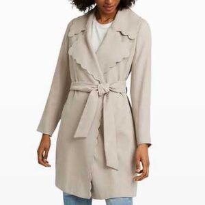 Club Monaco • Scallop Beige Trench Coat